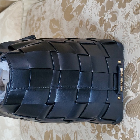 MICHAEL  Michael Kors Vivian Leather Tote NWT - Picture 4 of 17